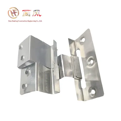 Elements de fixació ocults de sostre metàl·lic amb costura de peu